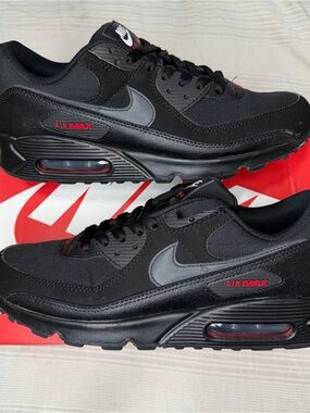 Nike Air Max 90 Bred Black Sport Red DC9388-002 Men's Size 10.5
